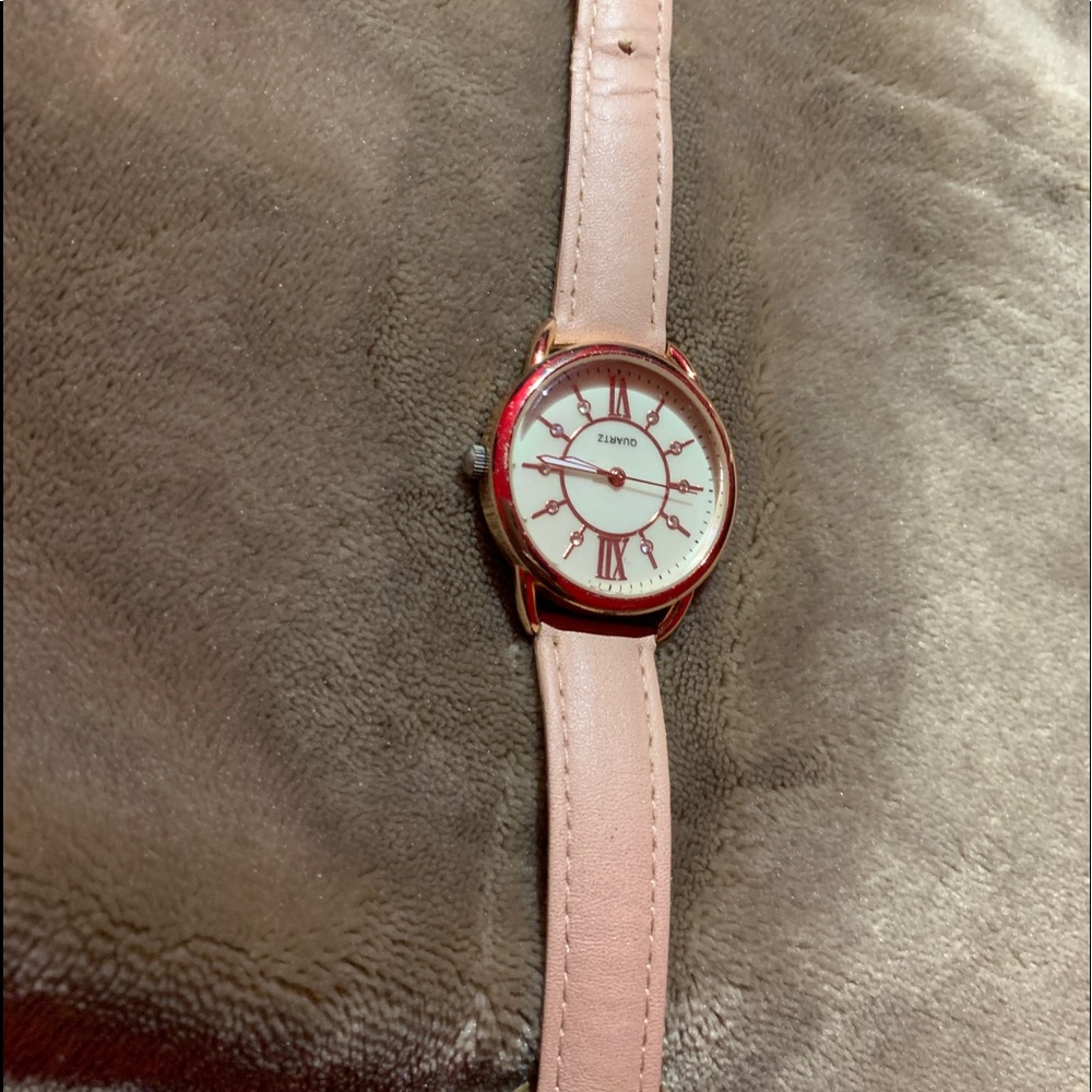 Cute, classy watch❣️